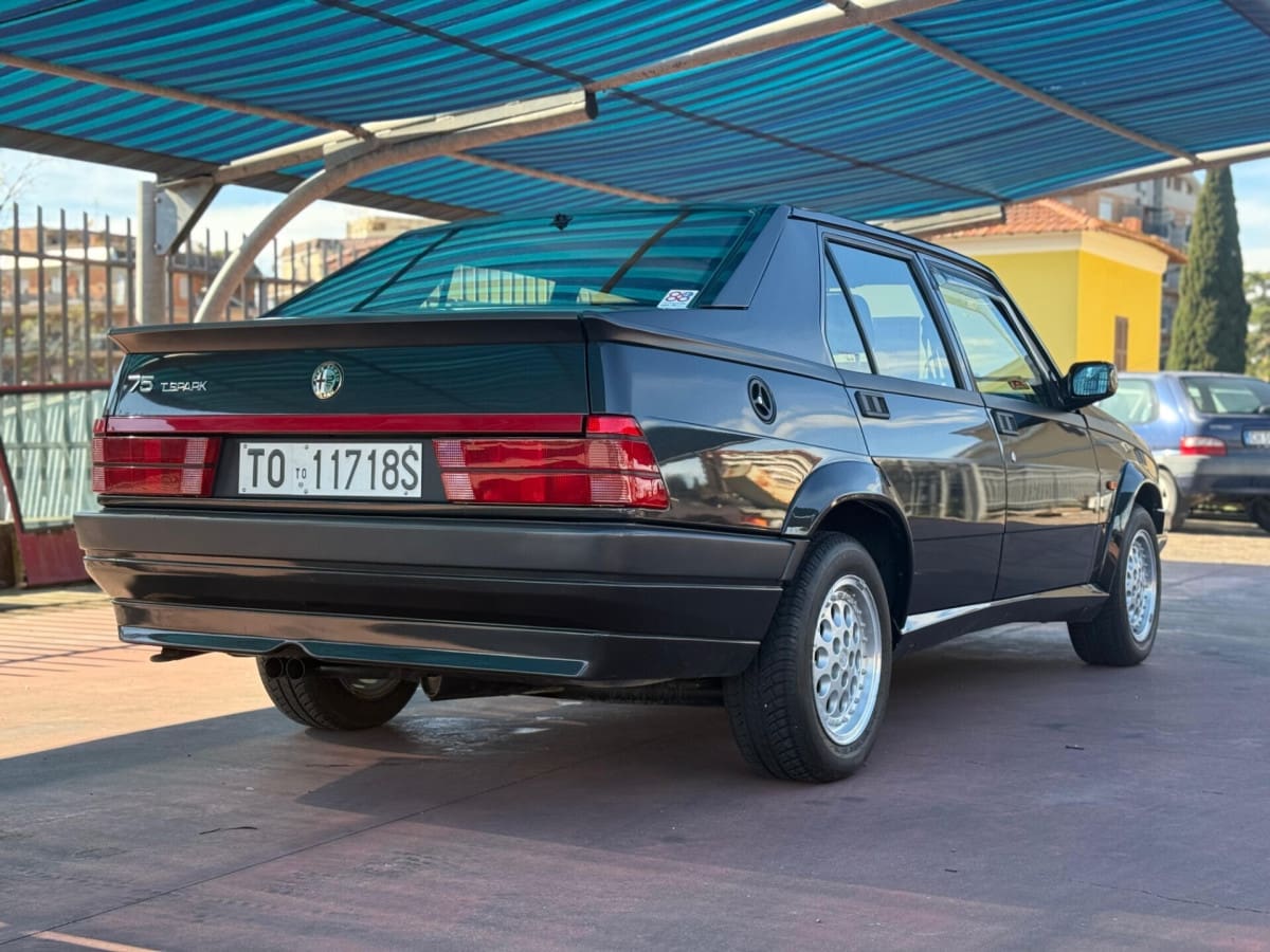 ALFA ROMEO 75 11