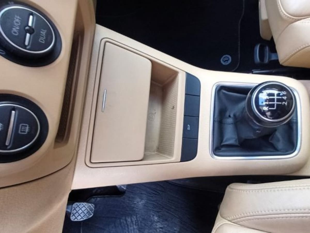 VOLKSWAGEN Golf 5ª serie 14