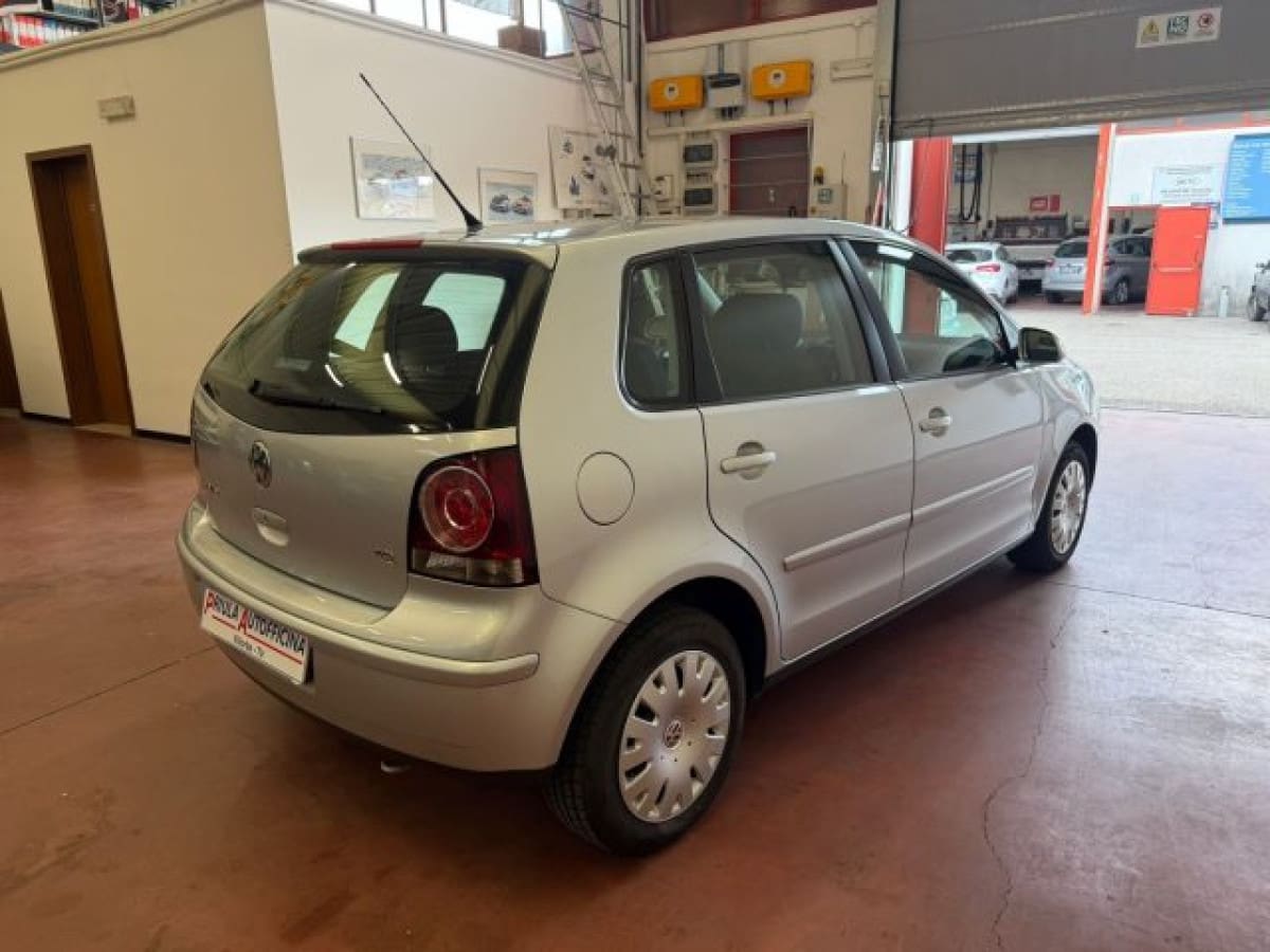 VOLKSWAGEN Polo 4ª serie 8