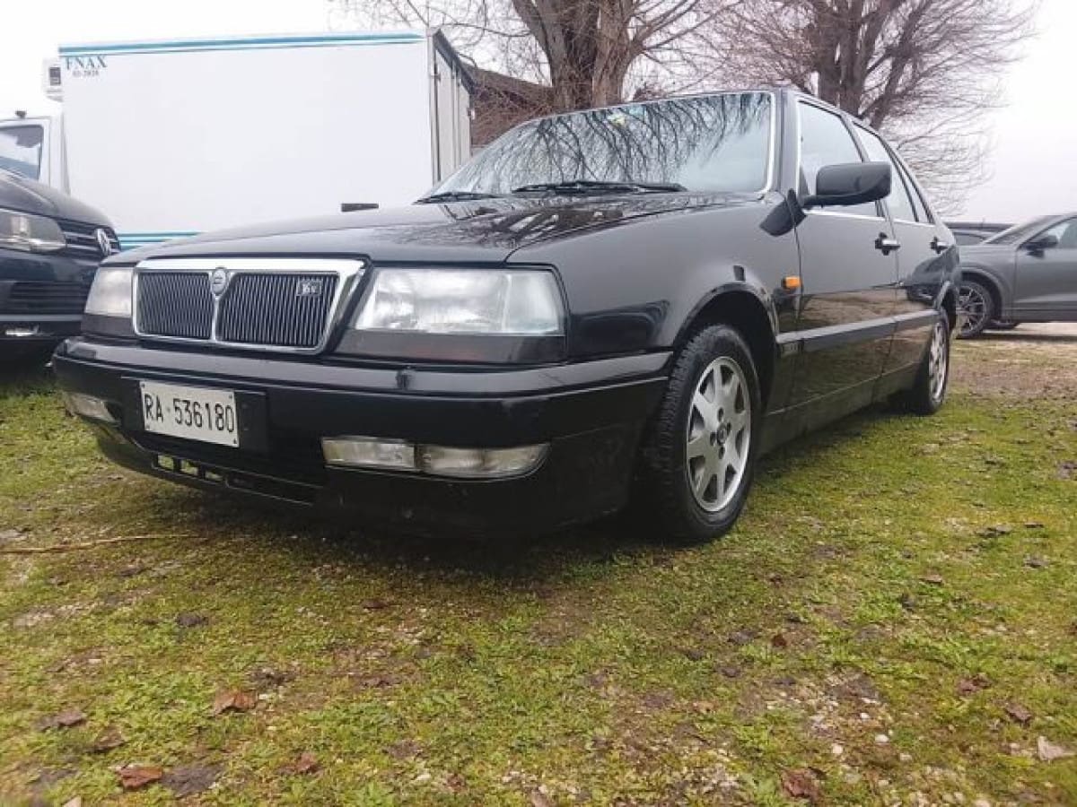 LANCIA Thema 8