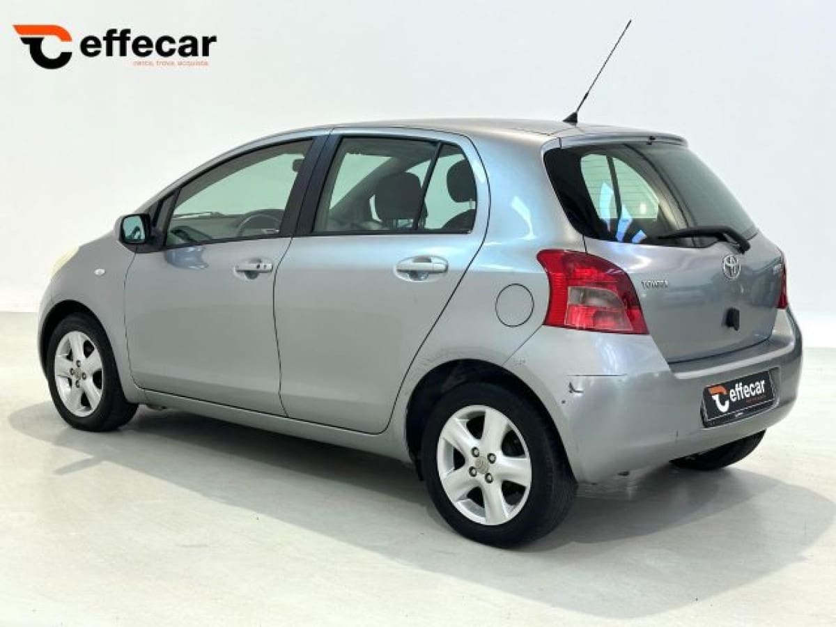 TOYOTA Yaris 2ª serie 9
