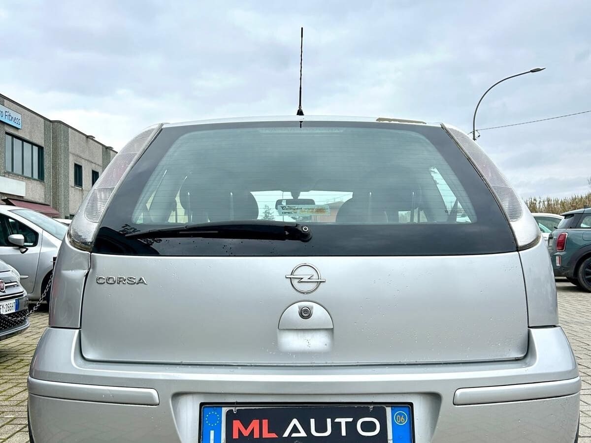OPEL Corsa 3ª serie 8