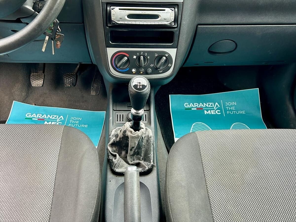 OPEL Corsa 3ª serie 12