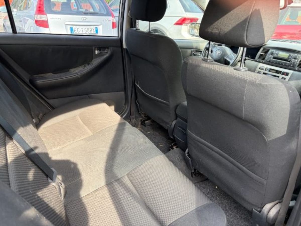 TOYOTA Corolla (2004-2009) 6