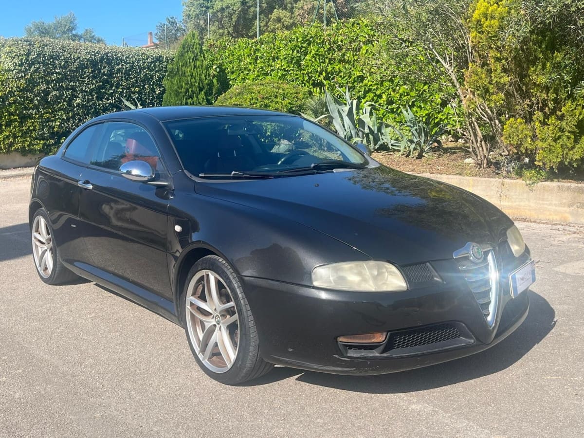ALFA ROMEO GT 12