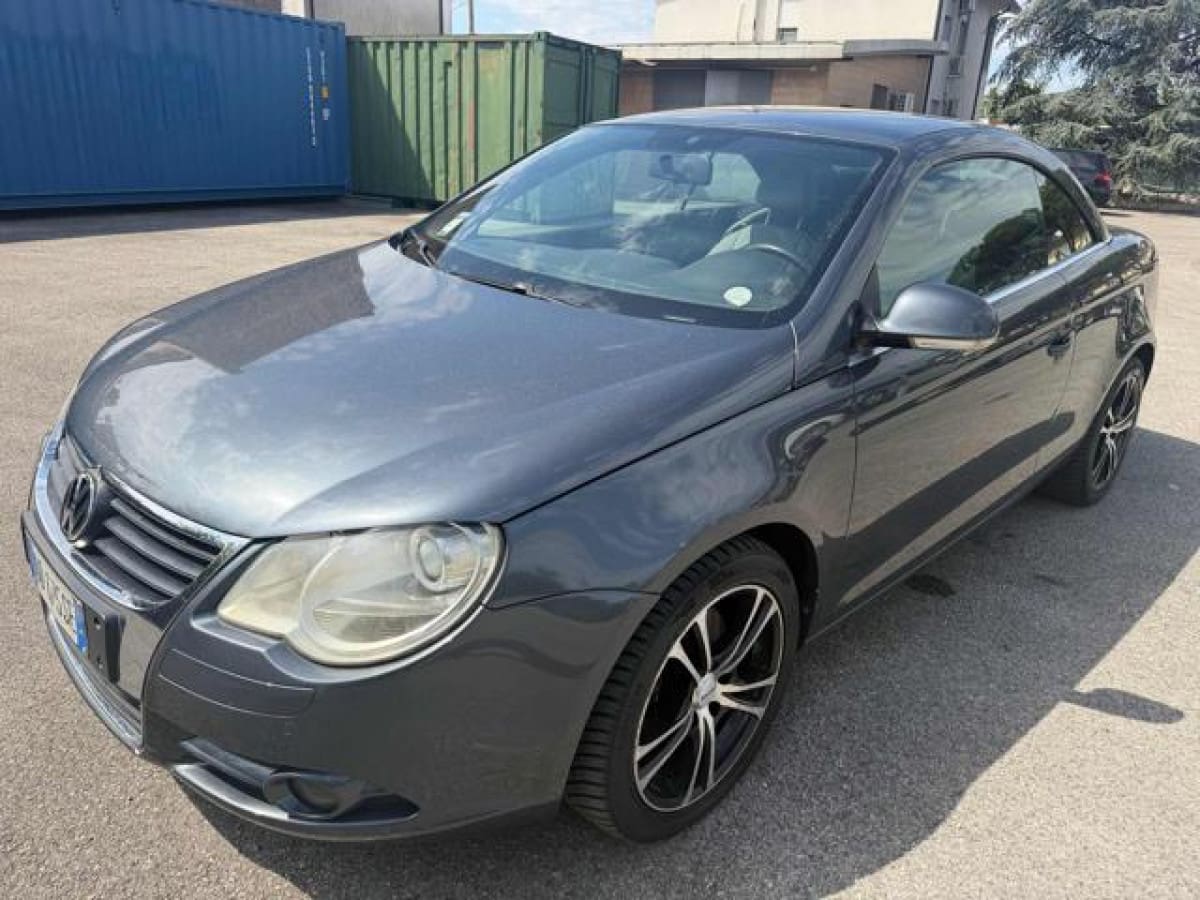 VOLKSWAGEN Eos 109883485