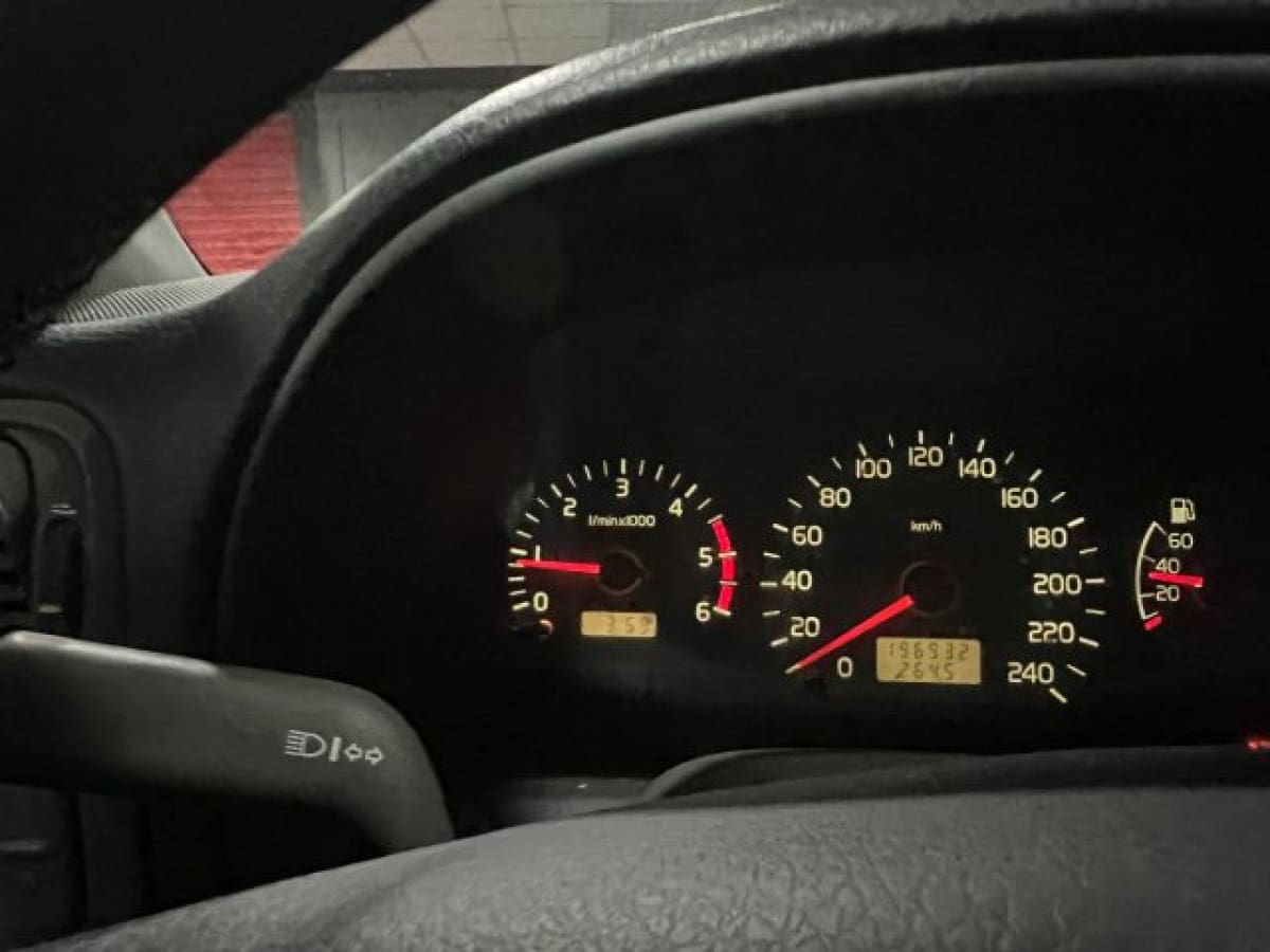 VOLVO Serie 40 13