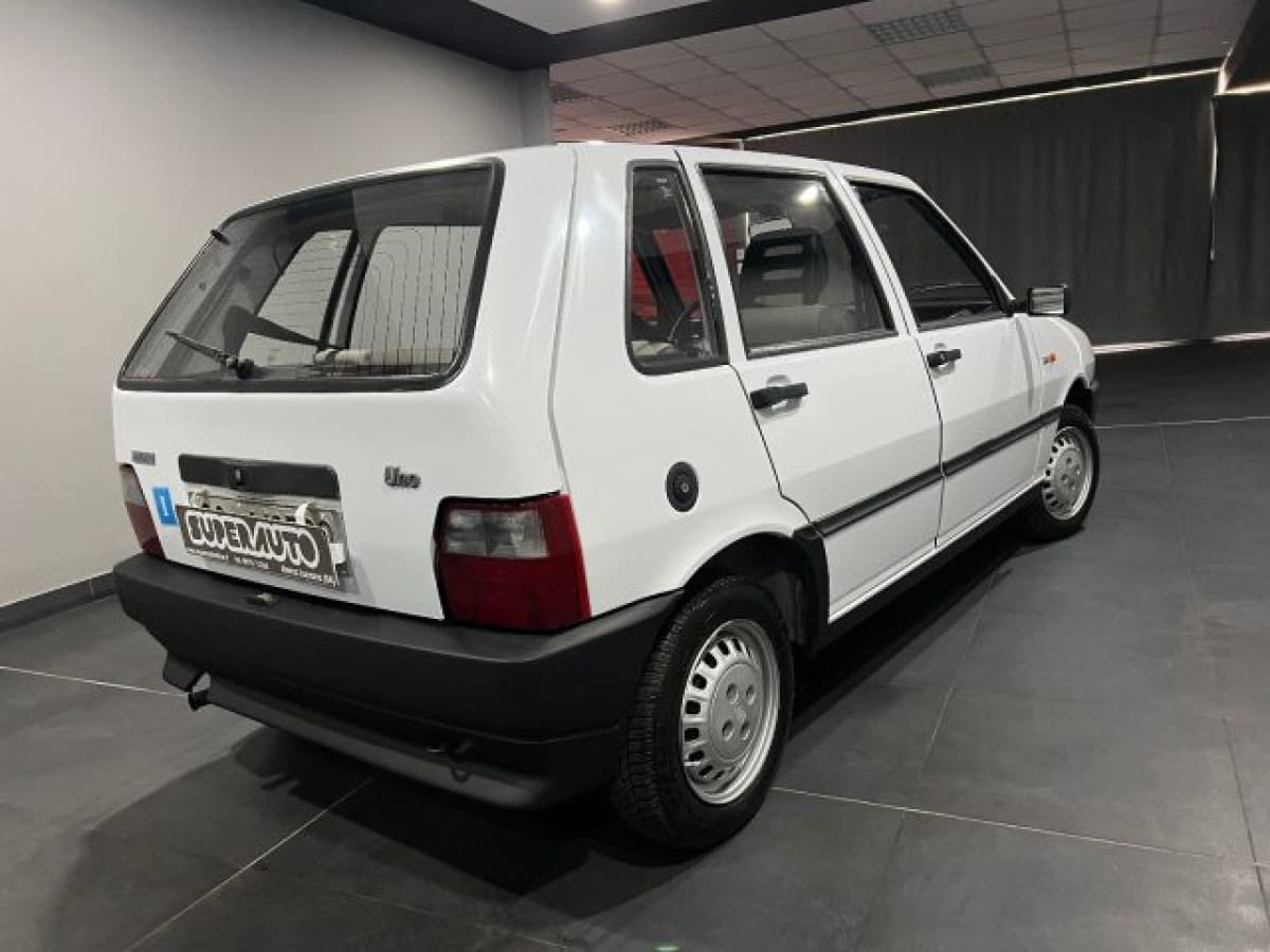 FIAT Uno 8