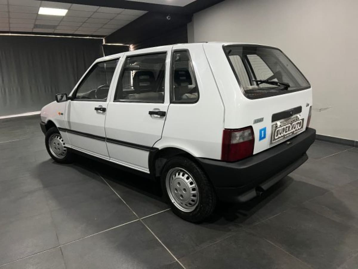 FIAT Uno 10