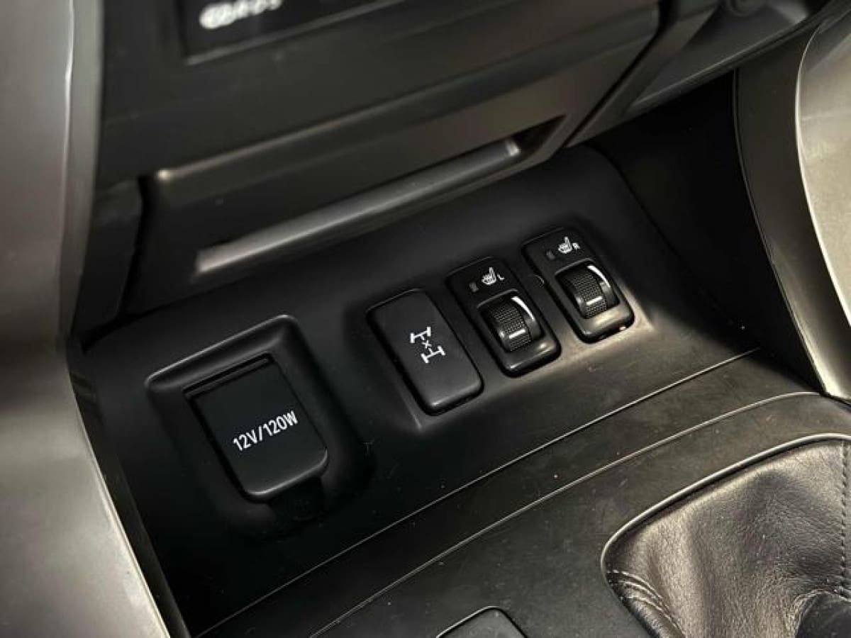 TOYOTA Land Cruiser 4