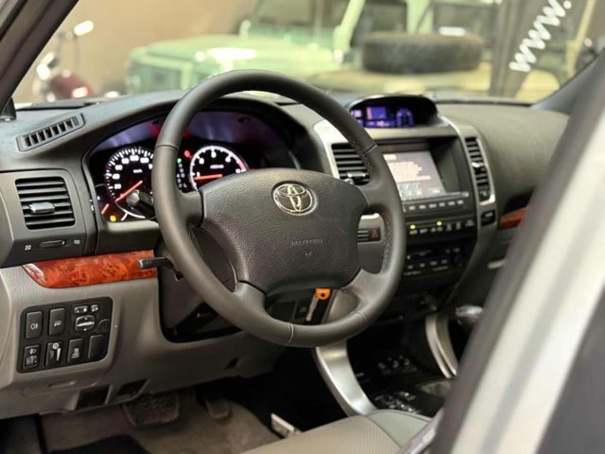 TOYOTA Land Cruiser 14