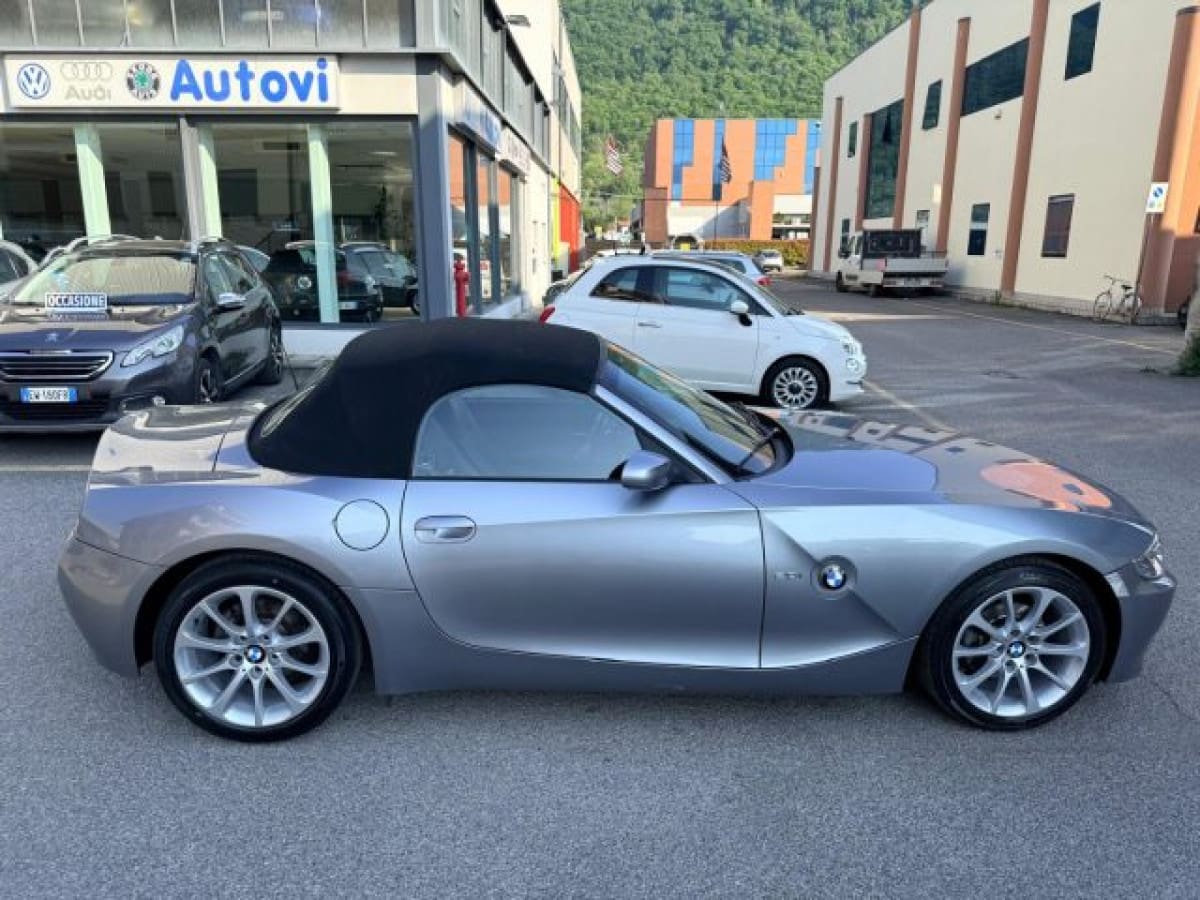 BMW Z4            (E85) 13
