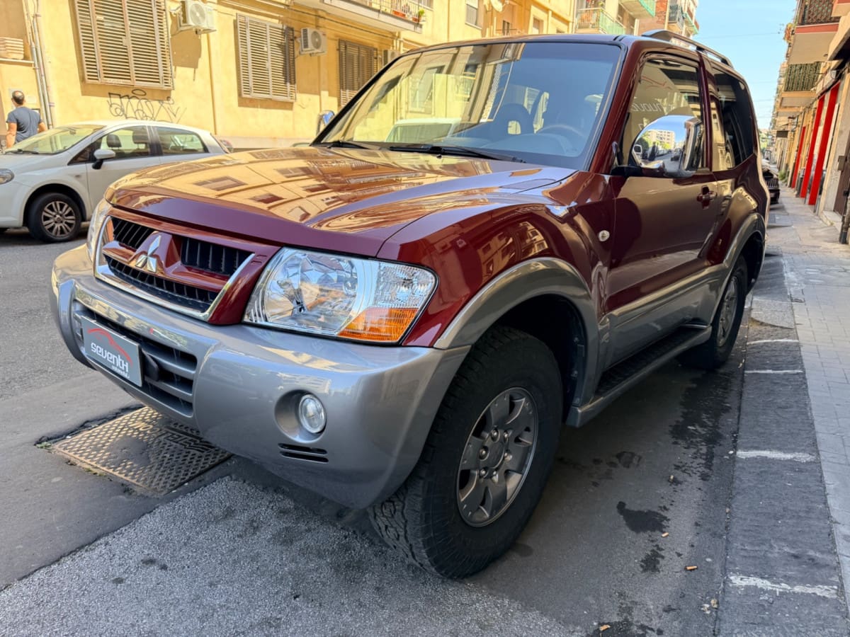 MITSUBISHI Pajero (2000-2007) 6