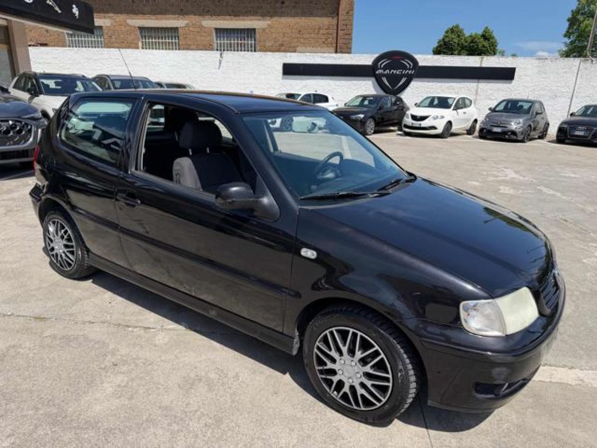 VOLKSWAGEN Polo 3ª serie 8