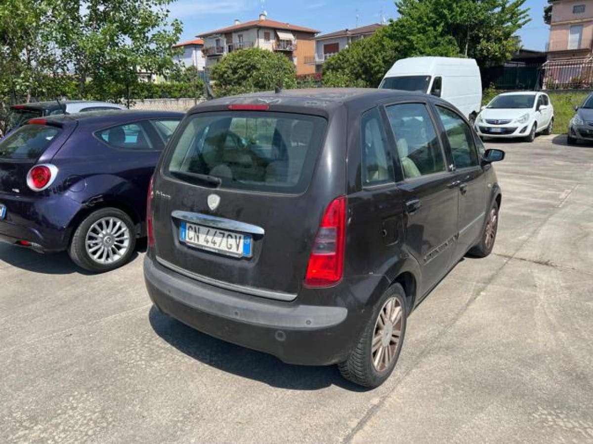 image desc
