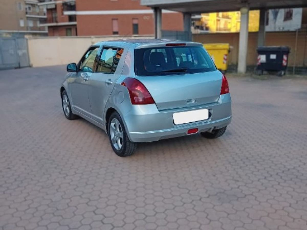 SUZUKI Swift (2005-2010) 10