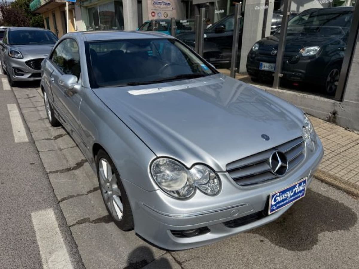 MERCEDES Classe CLK (C/A209) 109905416