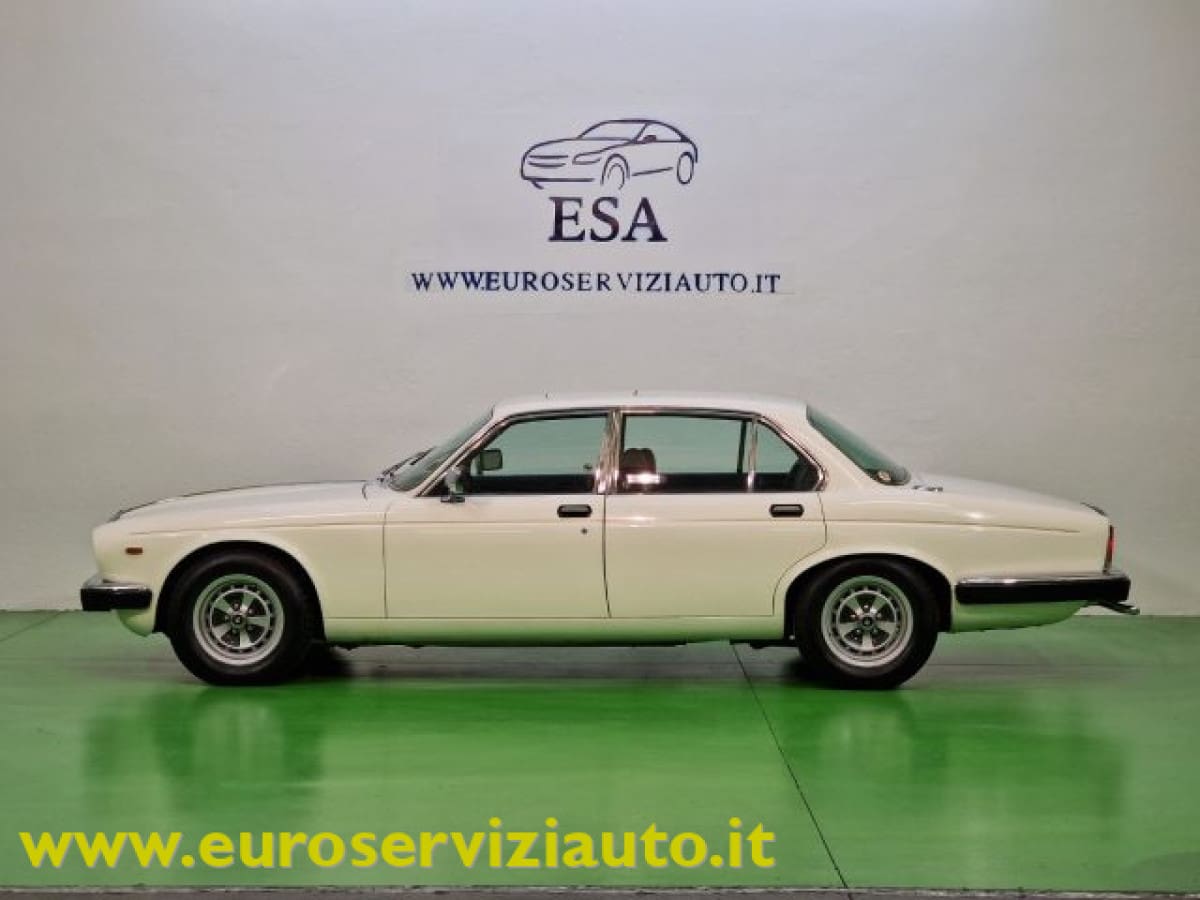 JAGUAR XJ6/XJ12 (1968-86) 9