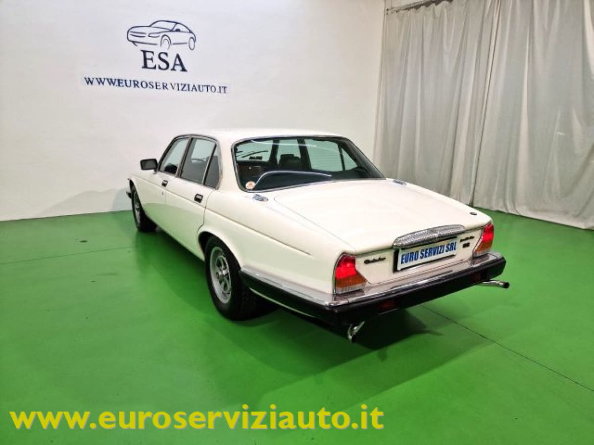 JAGUAR XJ6/XJ12 (1968-86) 13