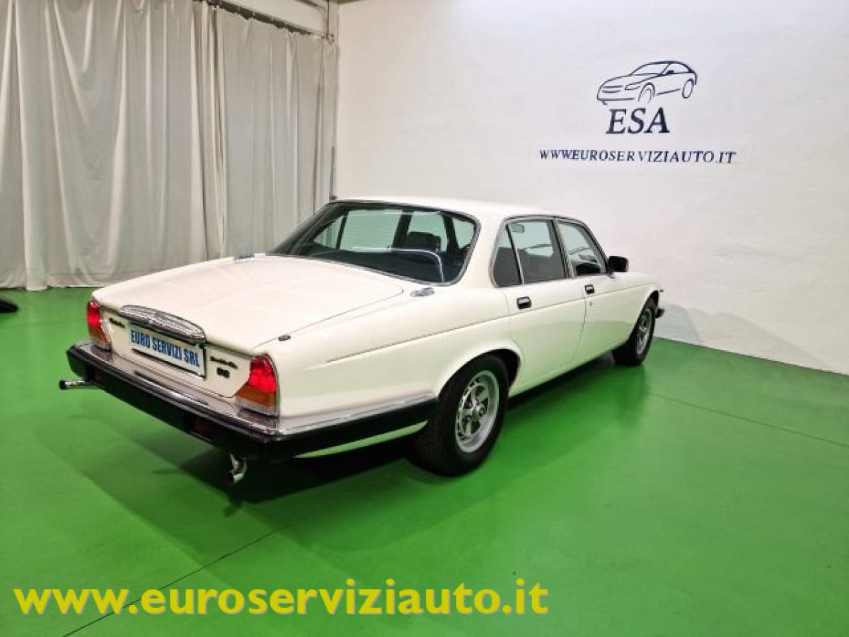 JAGUAR XJ6/XJ12 (1968-86) 15