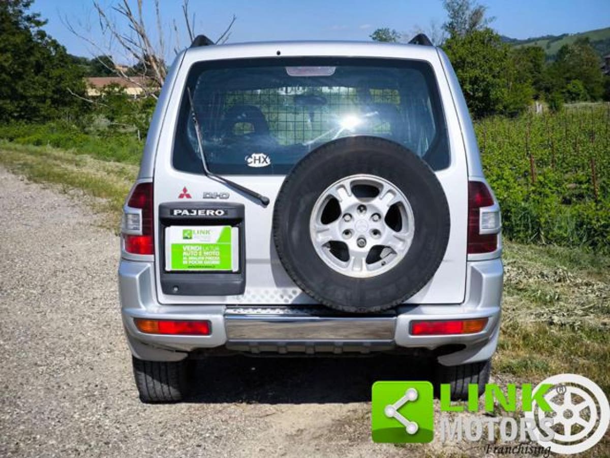 MITSUBISHI Pajero (2000-2007) 6