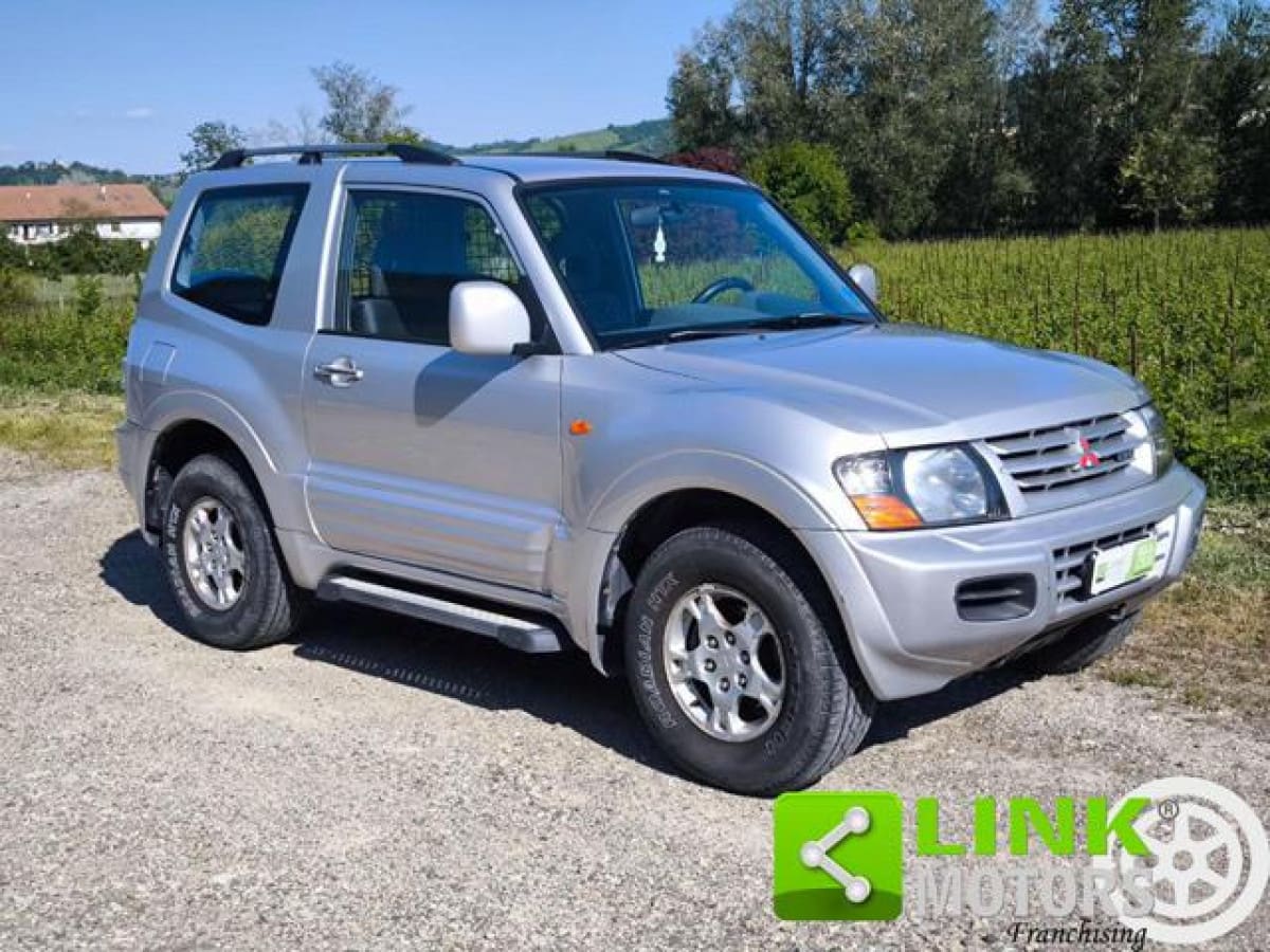 MITSUBISHI Pajero (2000-2007) 11