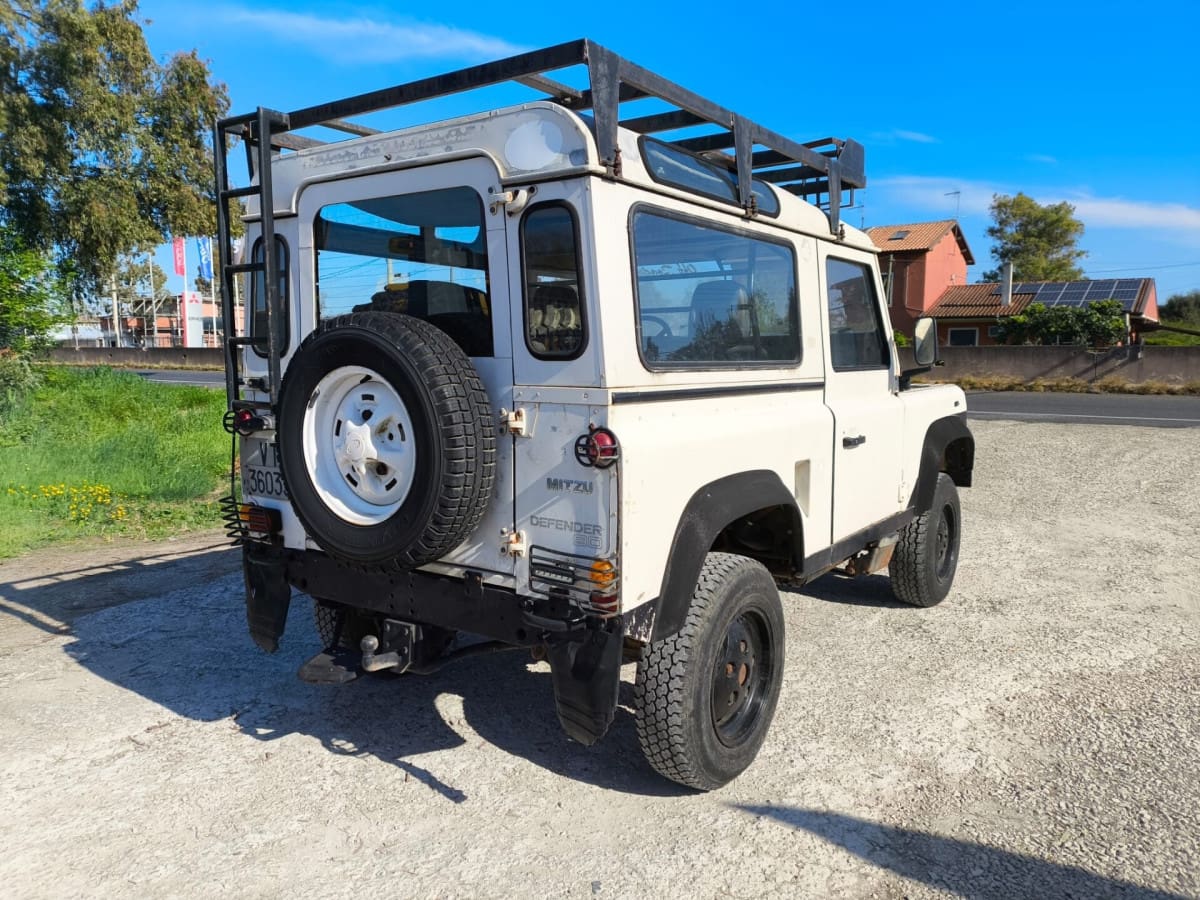 LAND ROVER Defender 6