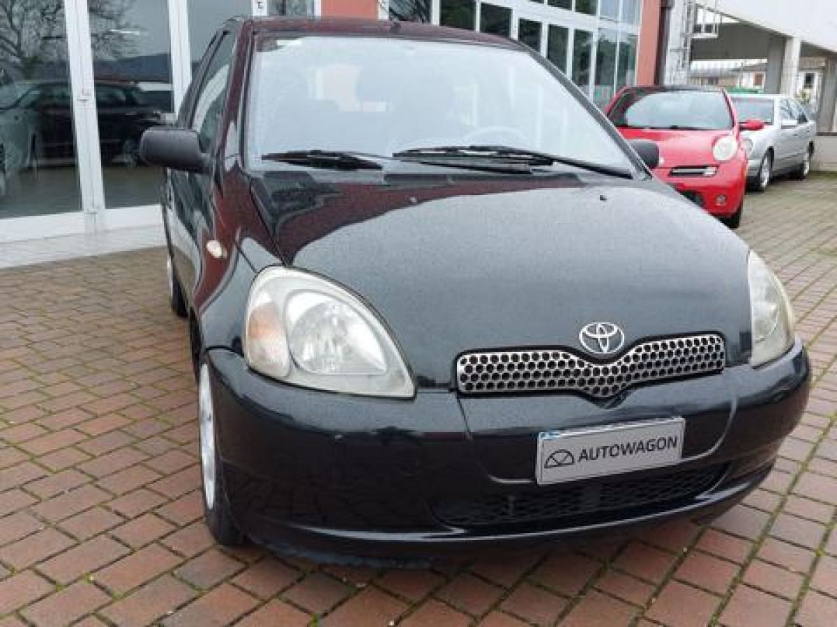 TOYOTA Yaris 10