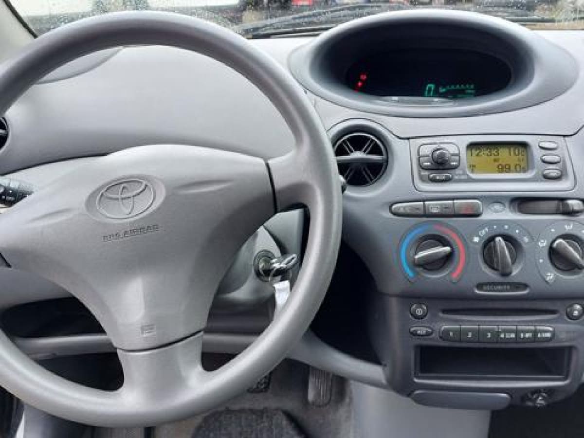 TOYOTA Yaris 13