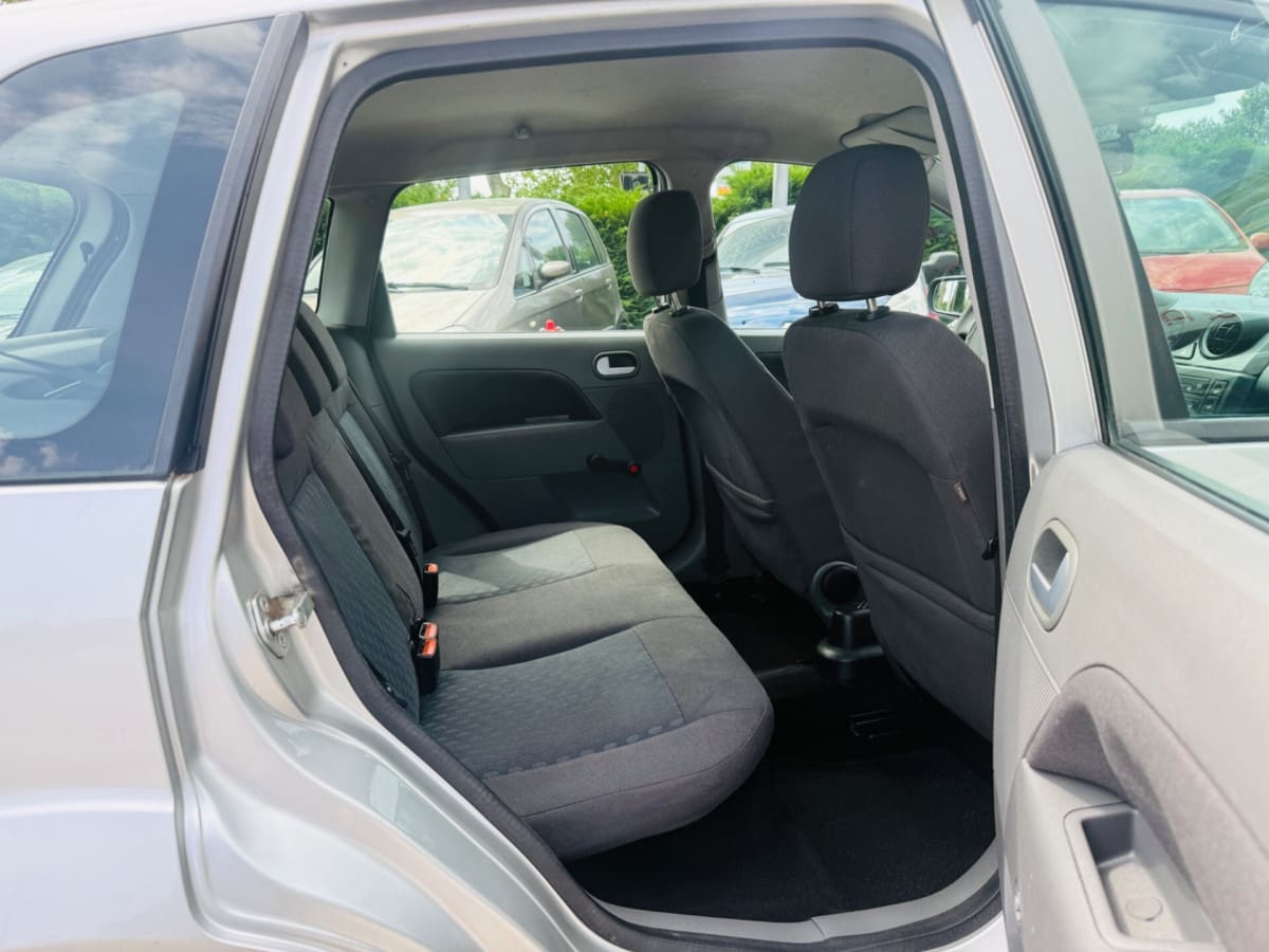 FORD Fiesta 5ª serie 12