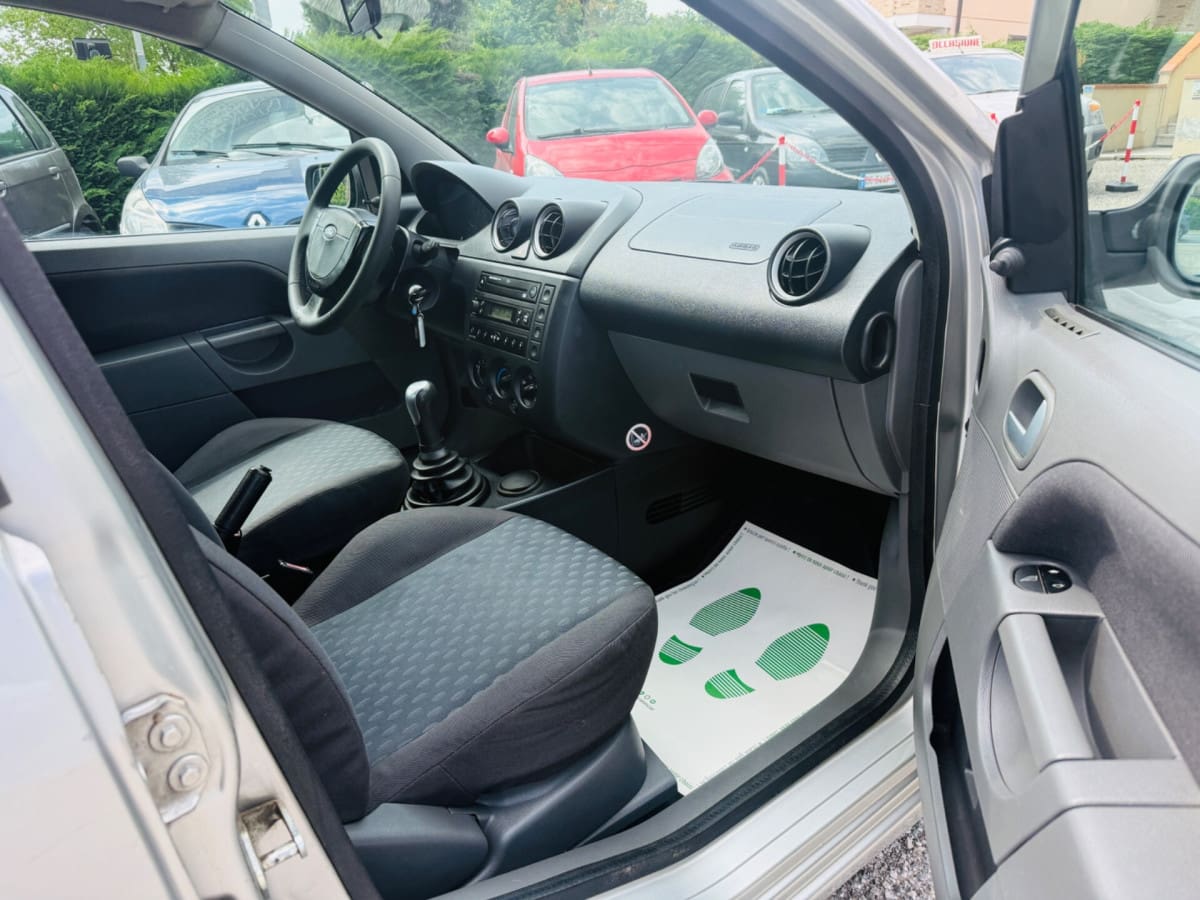 FORD Fiesta 5ª serie 17