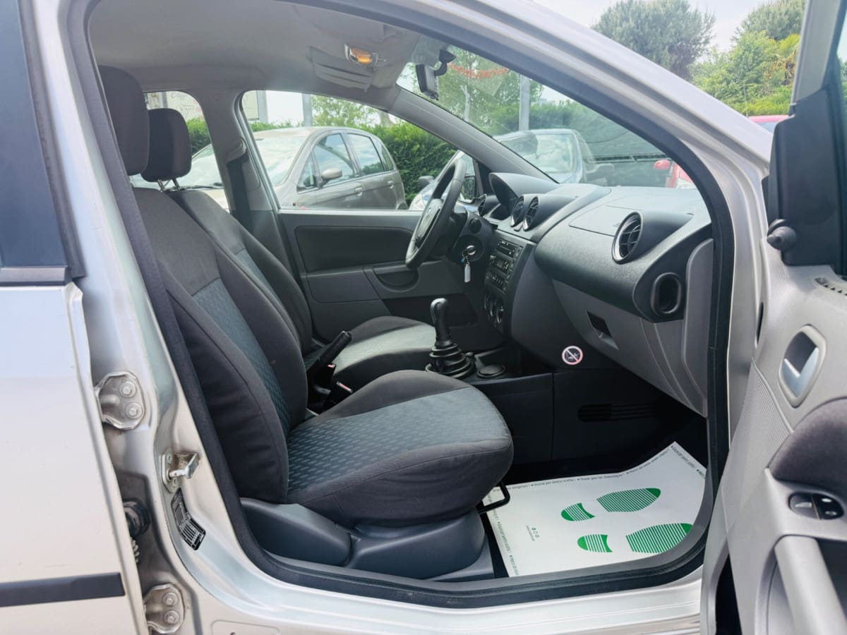 FORD Fiesta 5ª serie 18