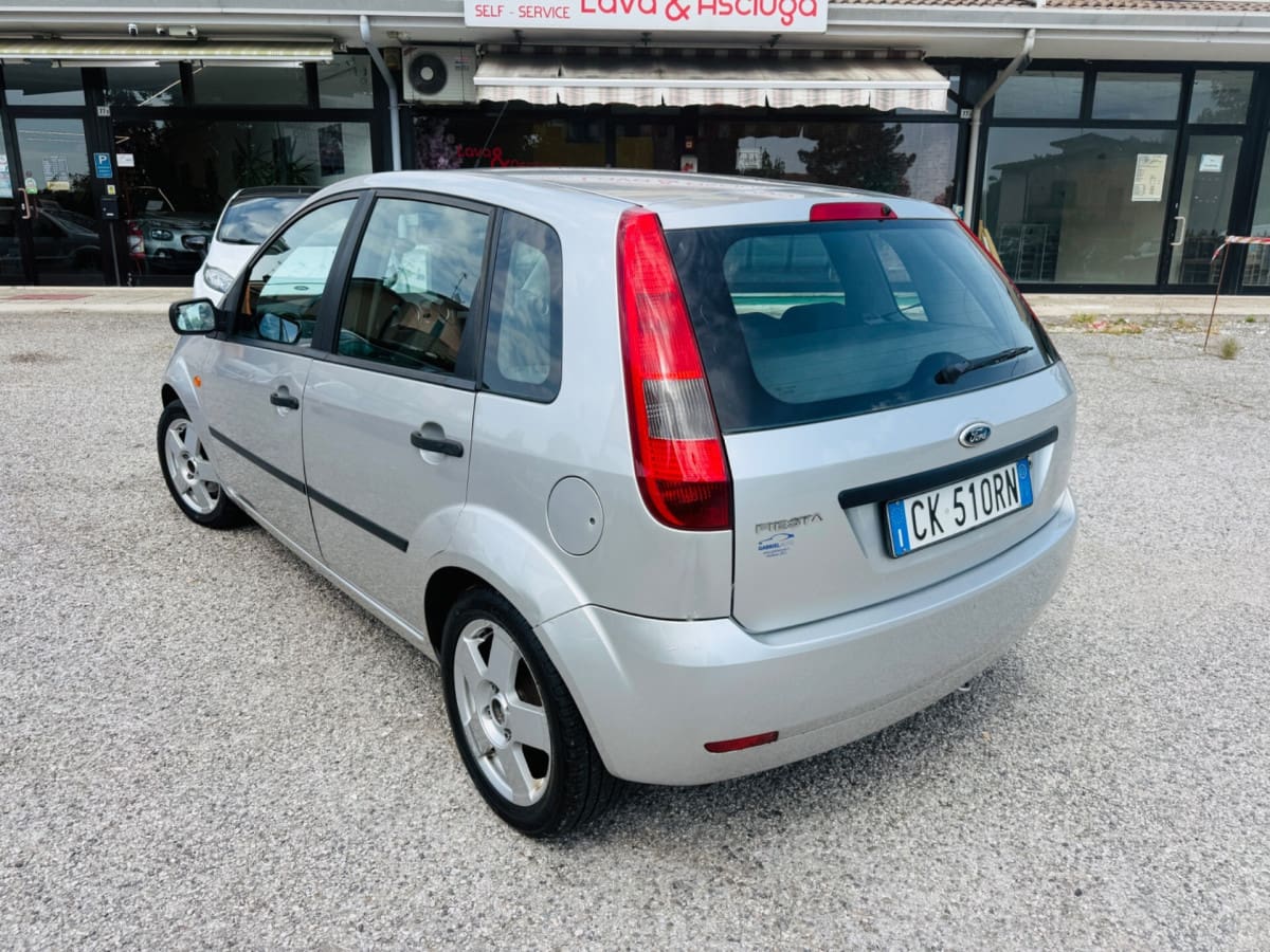FORD Fiesta 5ª serie 24
