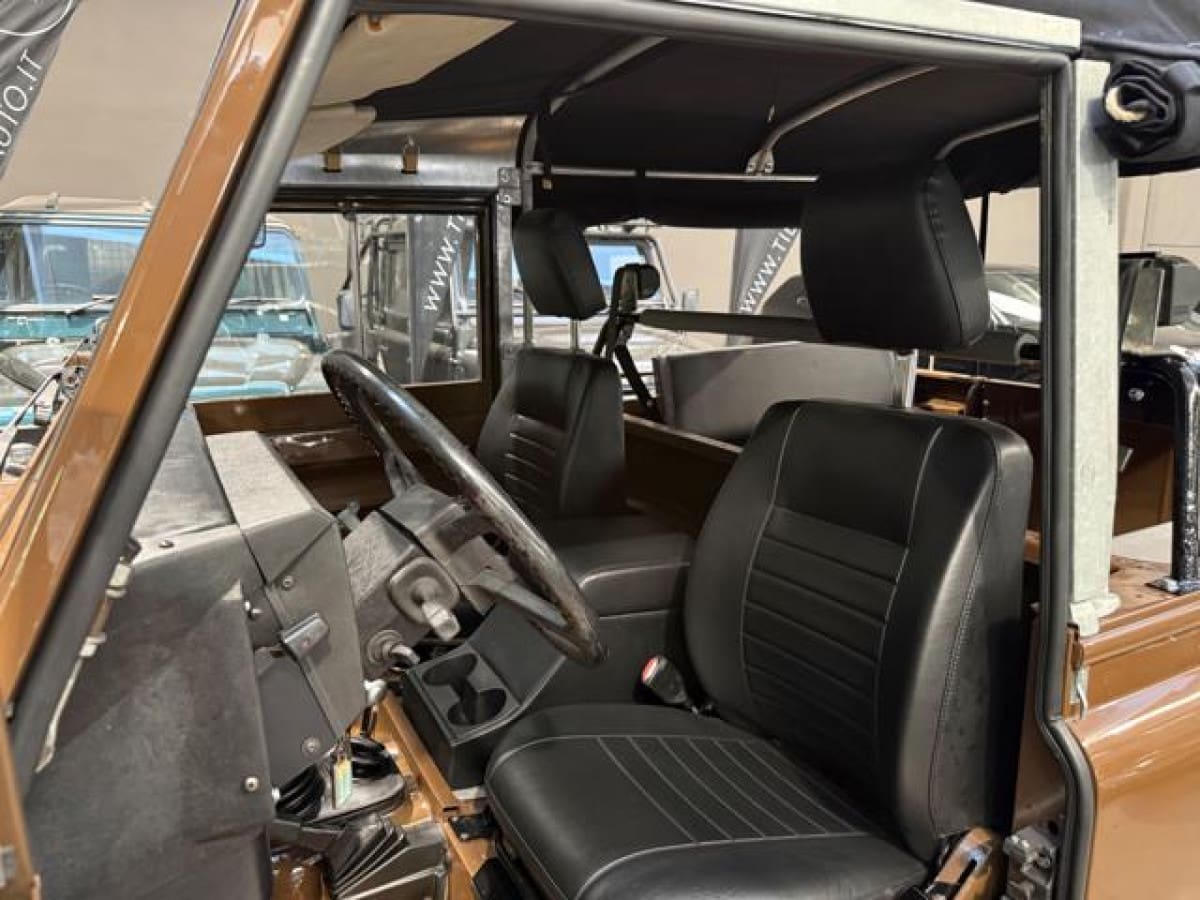 LAND ROVER Defender 14