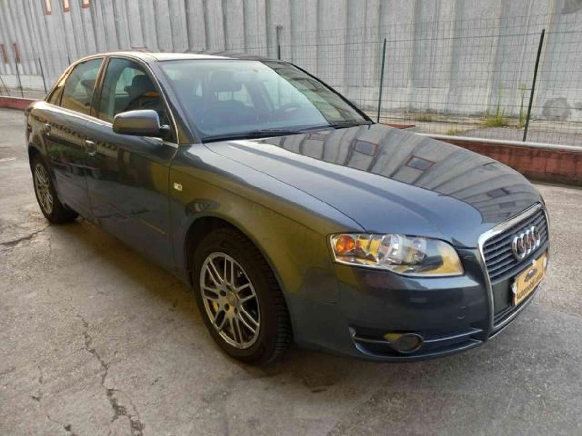 AUDI A4 3ª serie 8