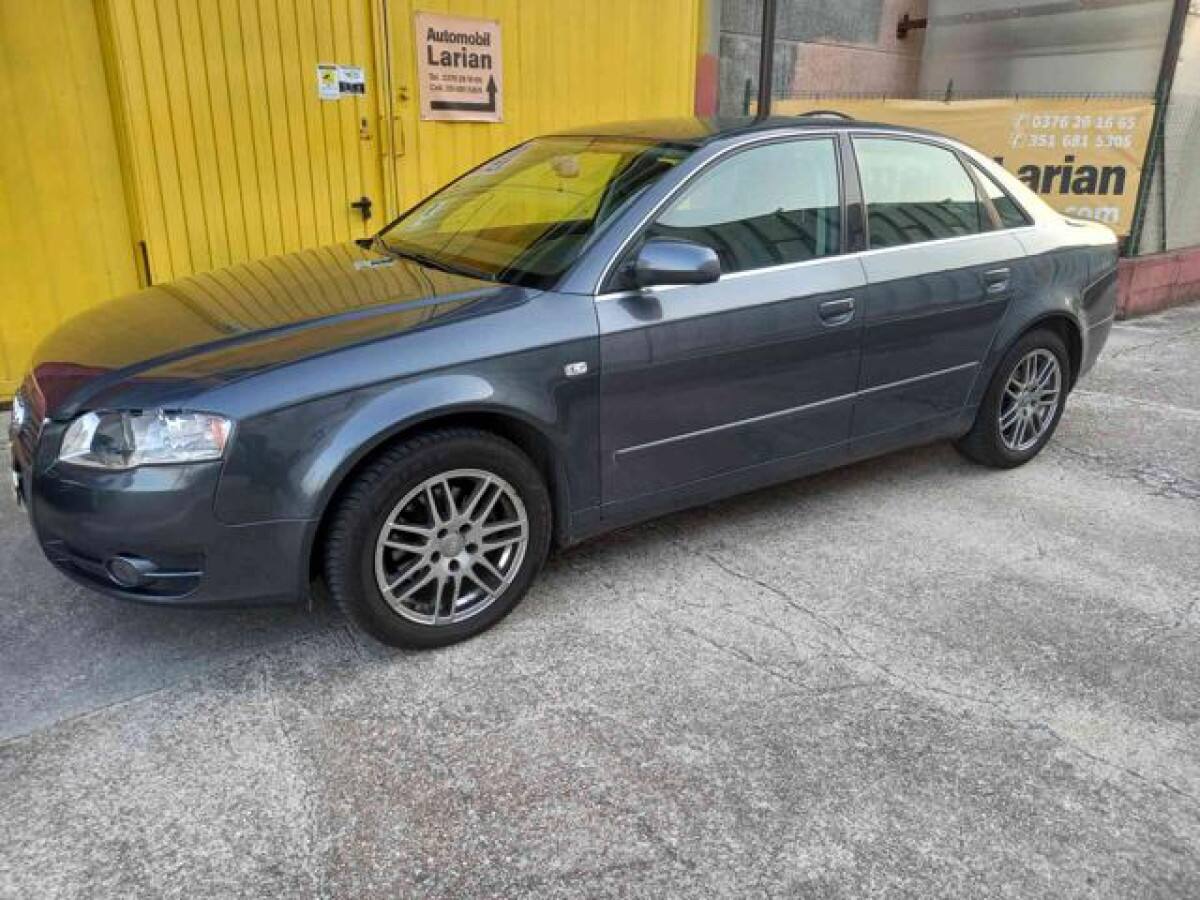 AUDI A4 3ª serie 9