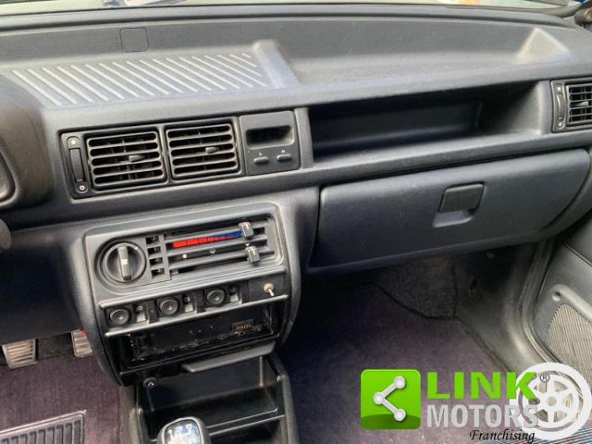 FORD Fiesta 3ª serie 9