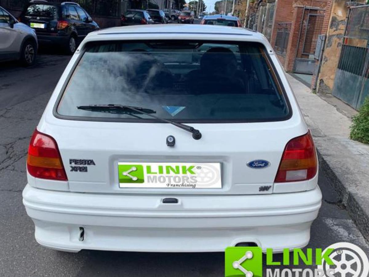 FORD Fiesta 3ª serie 14