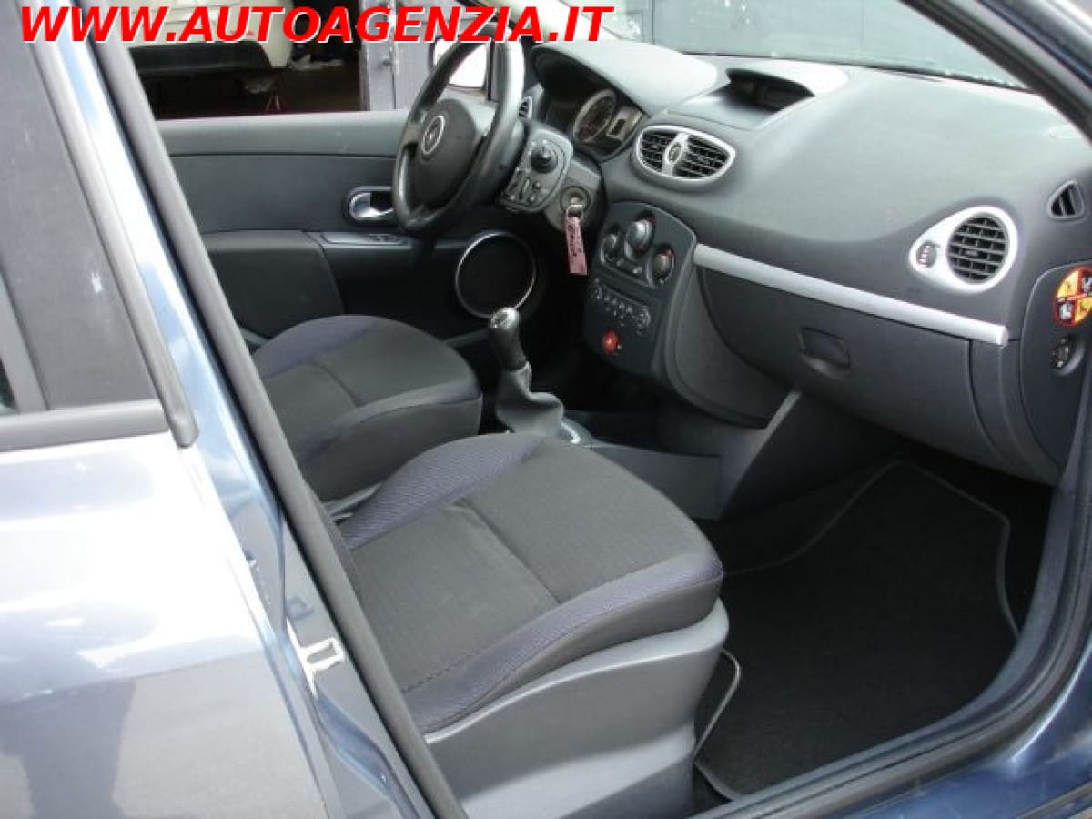 RENAULT Clio 3ª serie 4