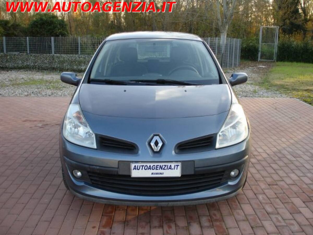 RENAULT Clio 3ª serie 10