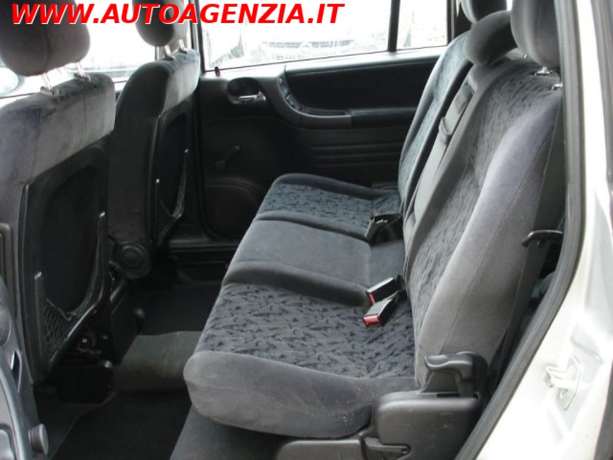 OPEL Zafira 14