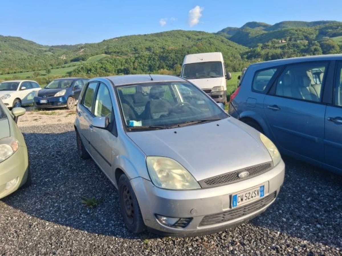 FORD Fiesta 5ª serie 3