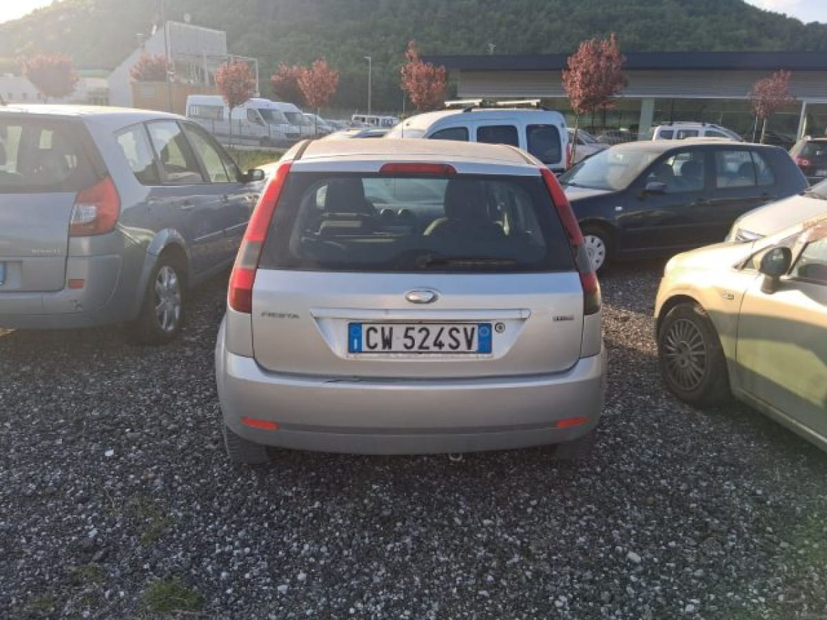 FORD Fiesta 5ª serie 4