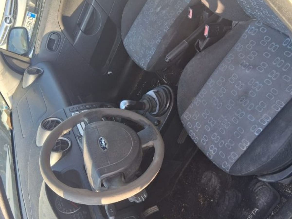 FORD Fiesta 5ª serie 6
