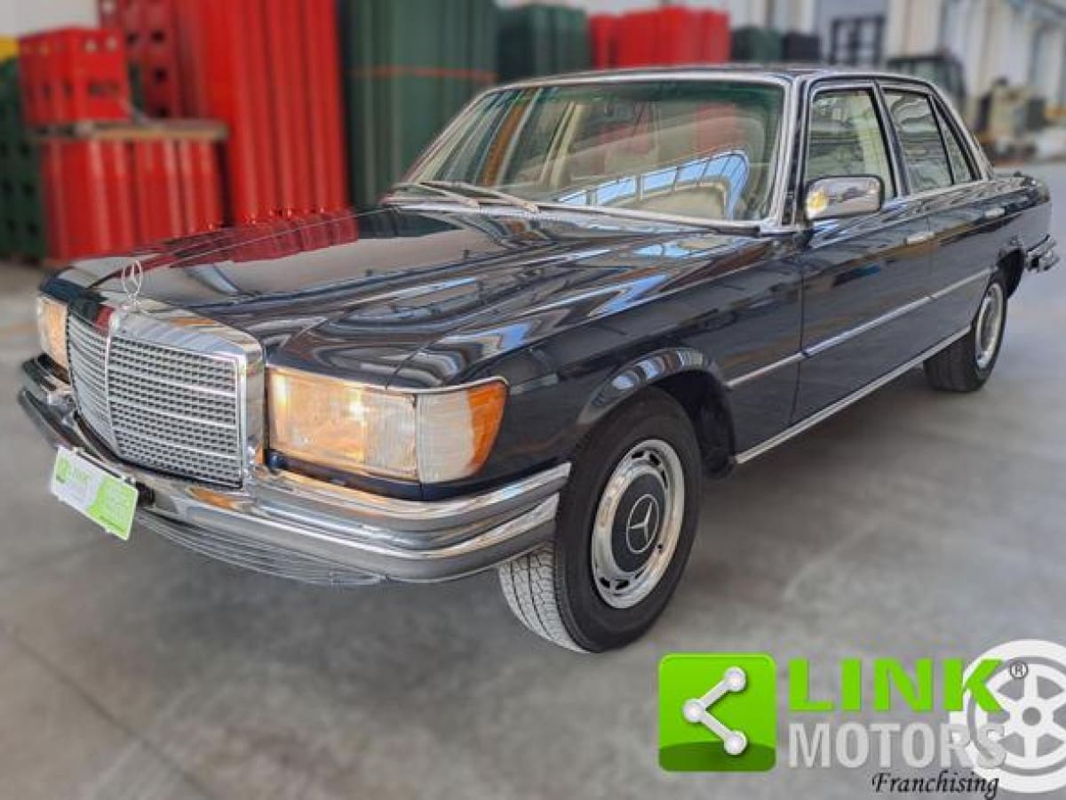 MERCEDES Serie 200-280(W123) 13