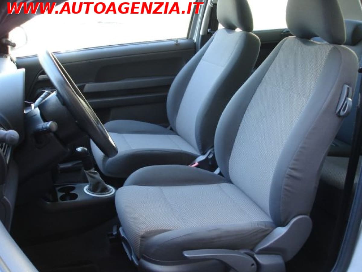 VOLKSWAGEN Fox 14
