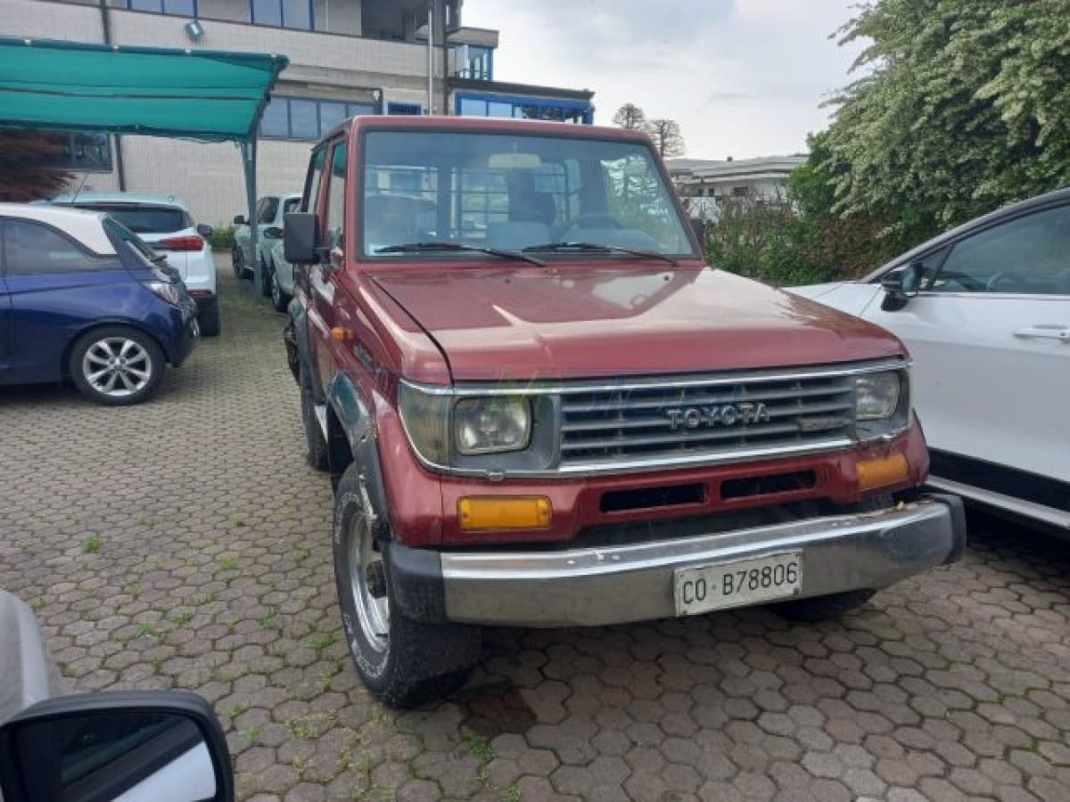 TOYOTA Land Cruiser 8