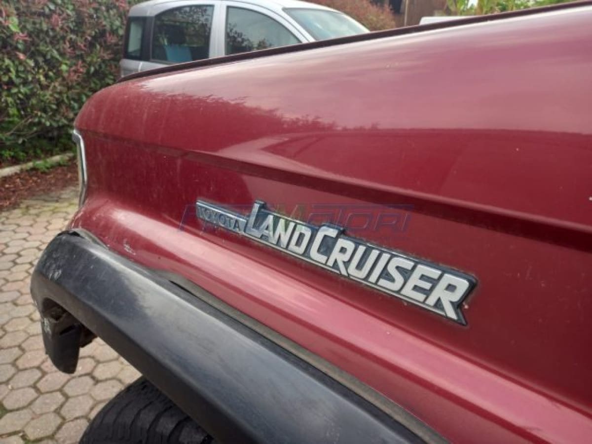TOYOTA Land Cruiser 15