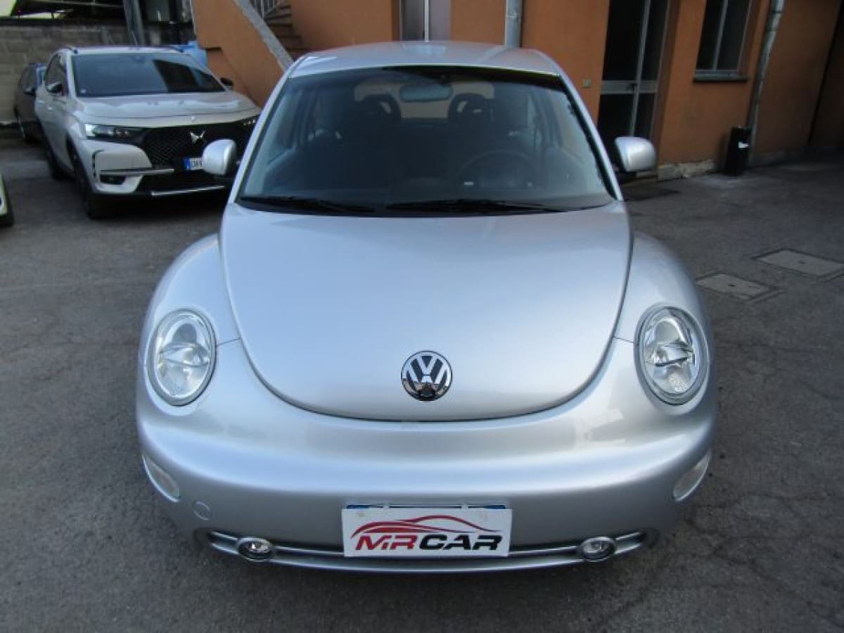 VOLKSWAGEN New Beetle 2