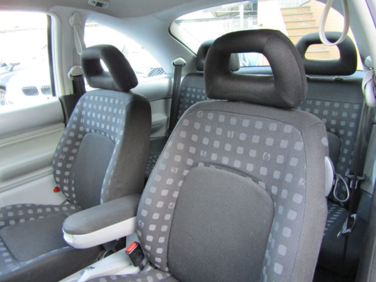 VOLKSWAGEN New Beetle 14